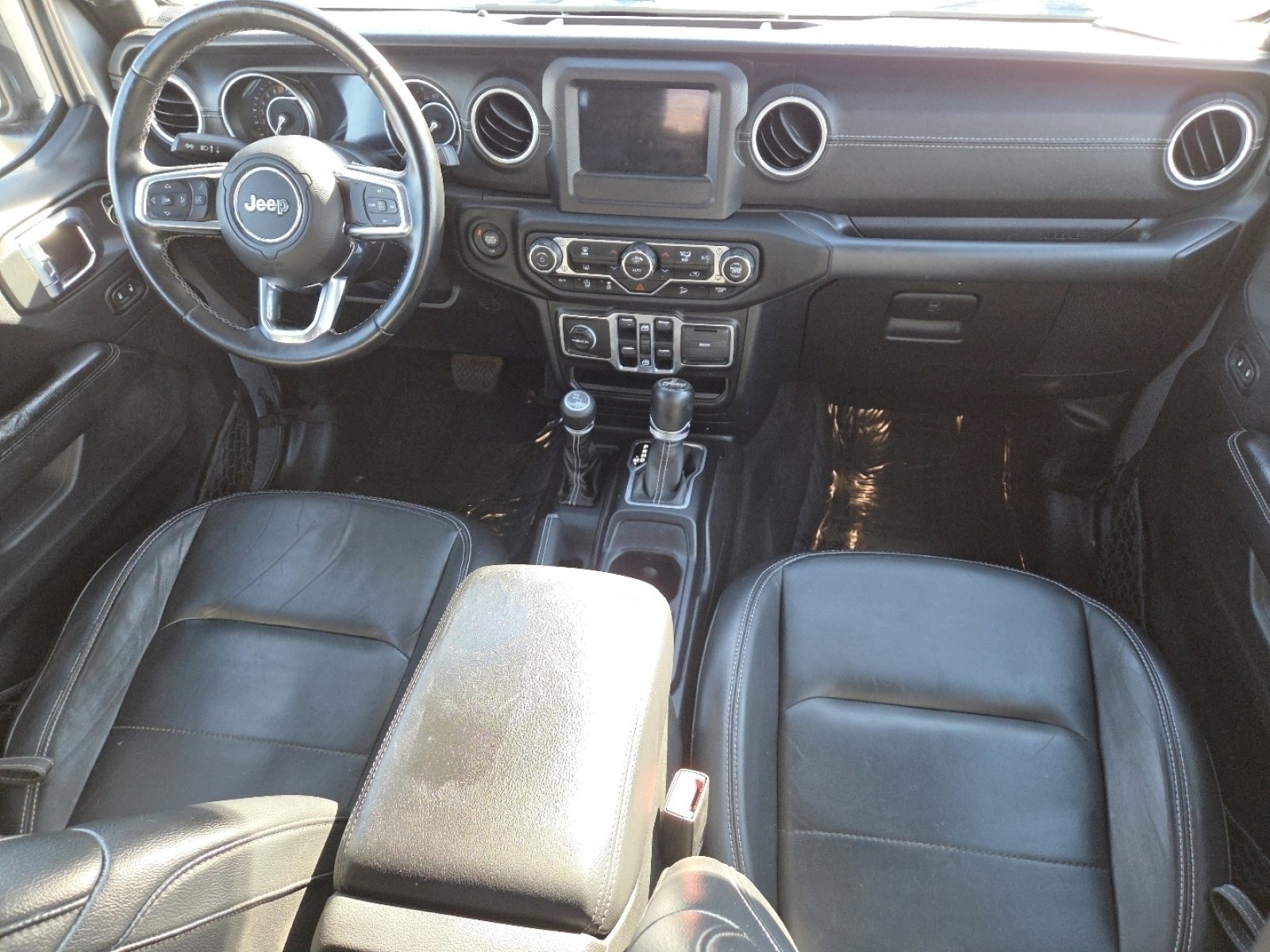 Used 2018 Jeep Wrangler Unlimited Sahara image 22