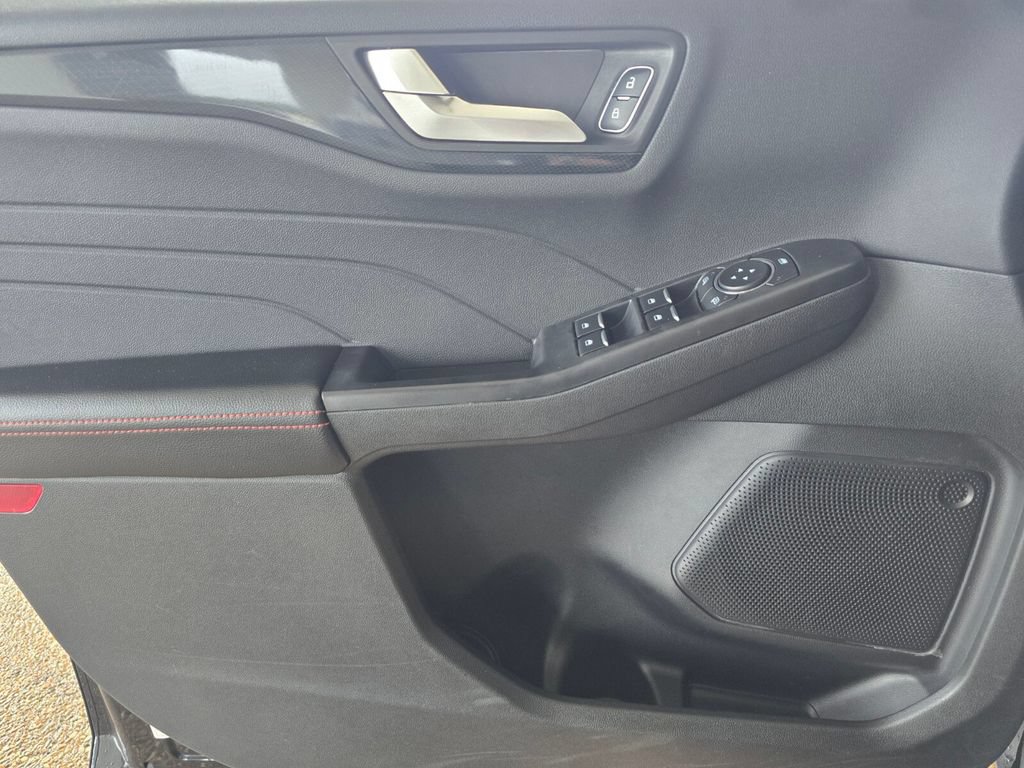 Used 2025 Ford Escape ST-Line AWD/4WD image 35