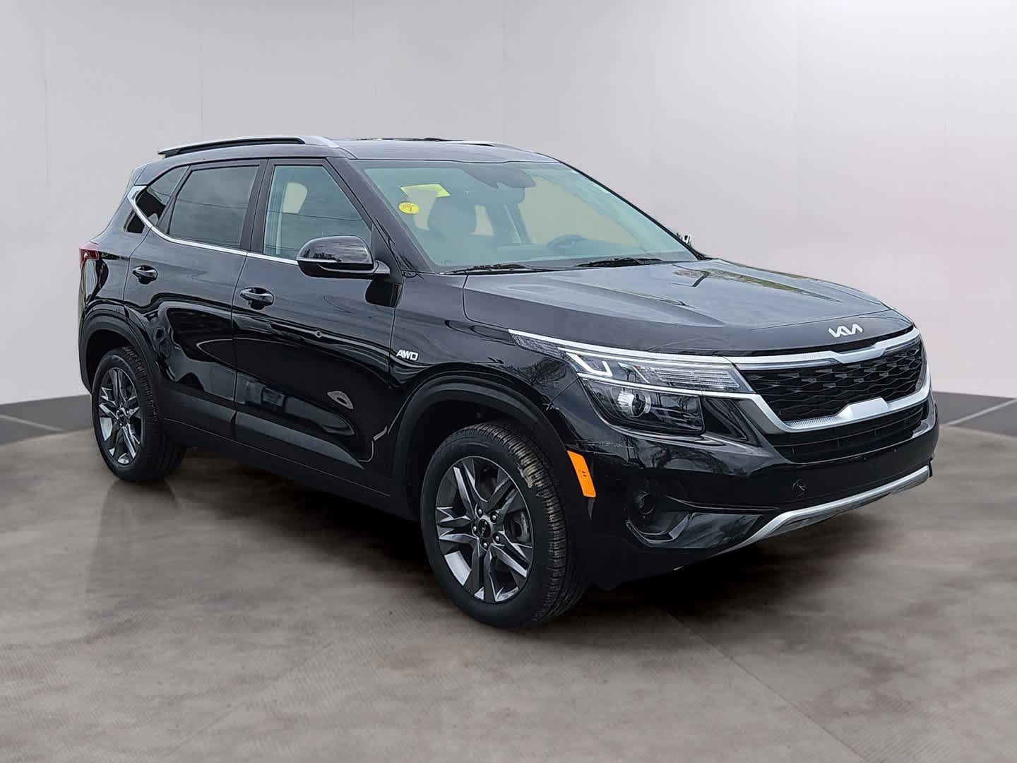 Used 2023 Kia Seltos S AWD/4WD image 3