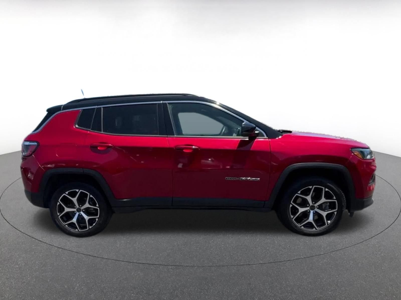 Used 2025 Jeep Compass Limited AWD/4WD image 16