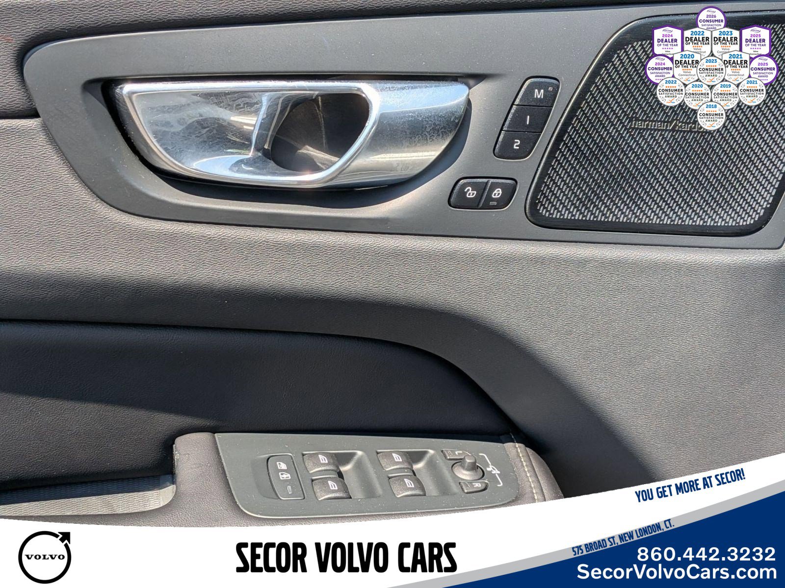 Used 2023 Volvo XC60 B6 Ultimate w/ Climate Package AWD/4WD image 12