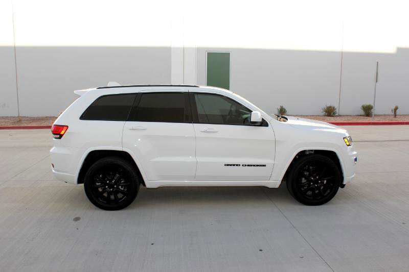 Used 2020 Jeep Grand Cherokee Altitude image 4