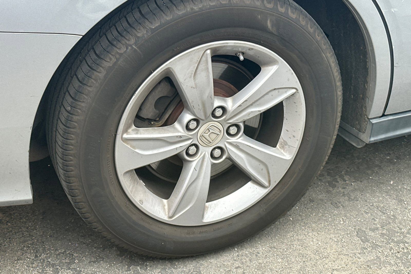 Used 2018 Honda Odyssey EX image 4
