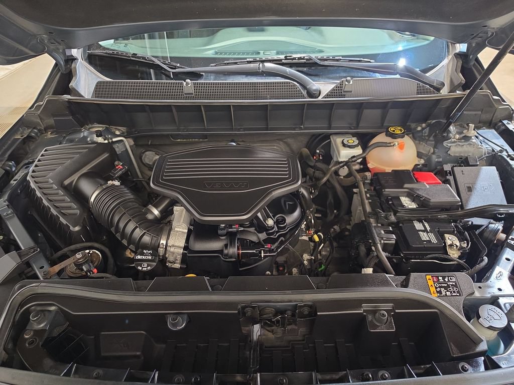 Used 2019 GMC Acadia SLT w/ Black Edition FWD image 18