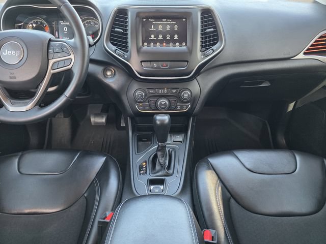 Used 2019 Jeep Cherokee Latitude Plus w/ Comfort/Convenience Group FWD image 20