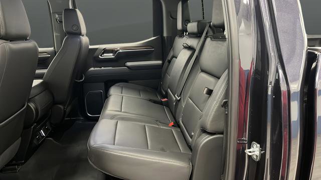 Used 2022 Chevrolet Silverado 1500 LT AWD/4WD image 21