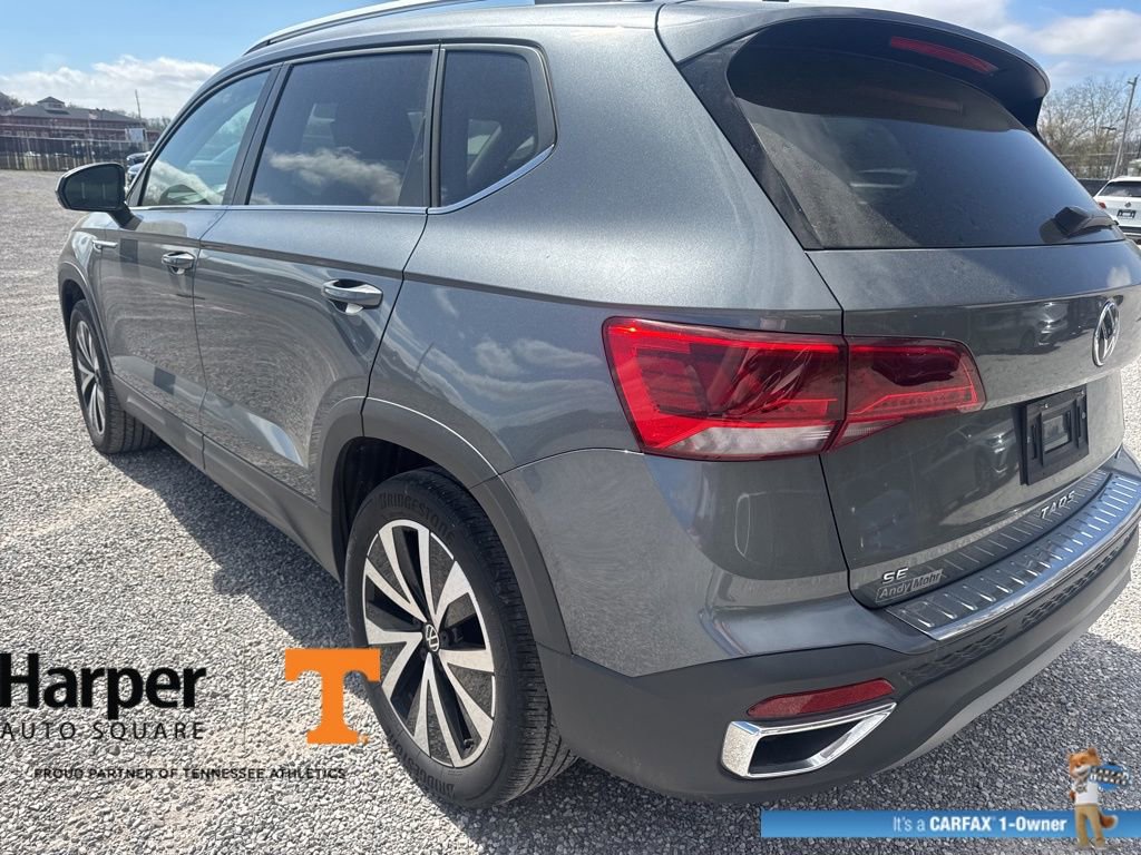 Used 2023 Volkswagen Taos SE w/ Panoramic Sunroof Package image 3
