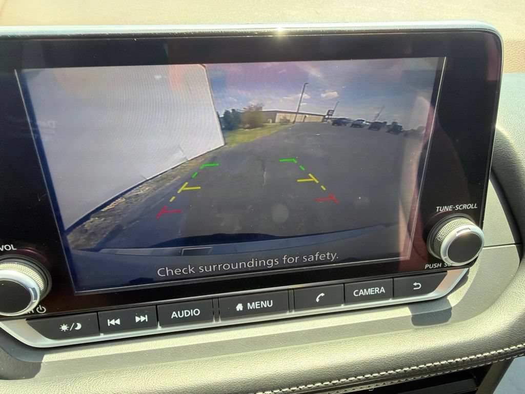 Used 2023 Nissan Rogue SV FWD image 12