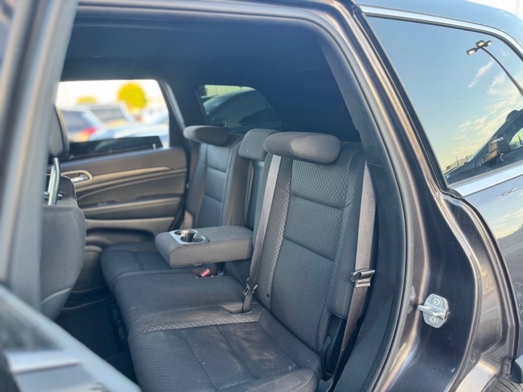 Used 2021 Jeep Grand Cherokee Laredo RWD image 12