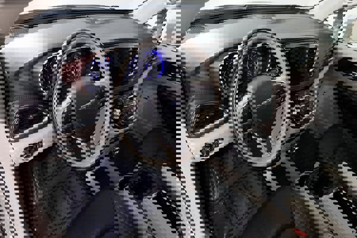 Used 2019 Chrysler Pacifica Limited w/ Tire & Wheel Group image 23