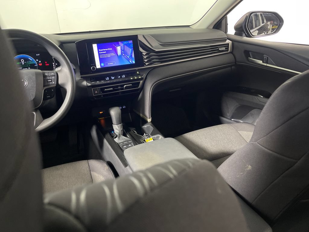 Used 2025 Toyota Camry LE FWD image 17