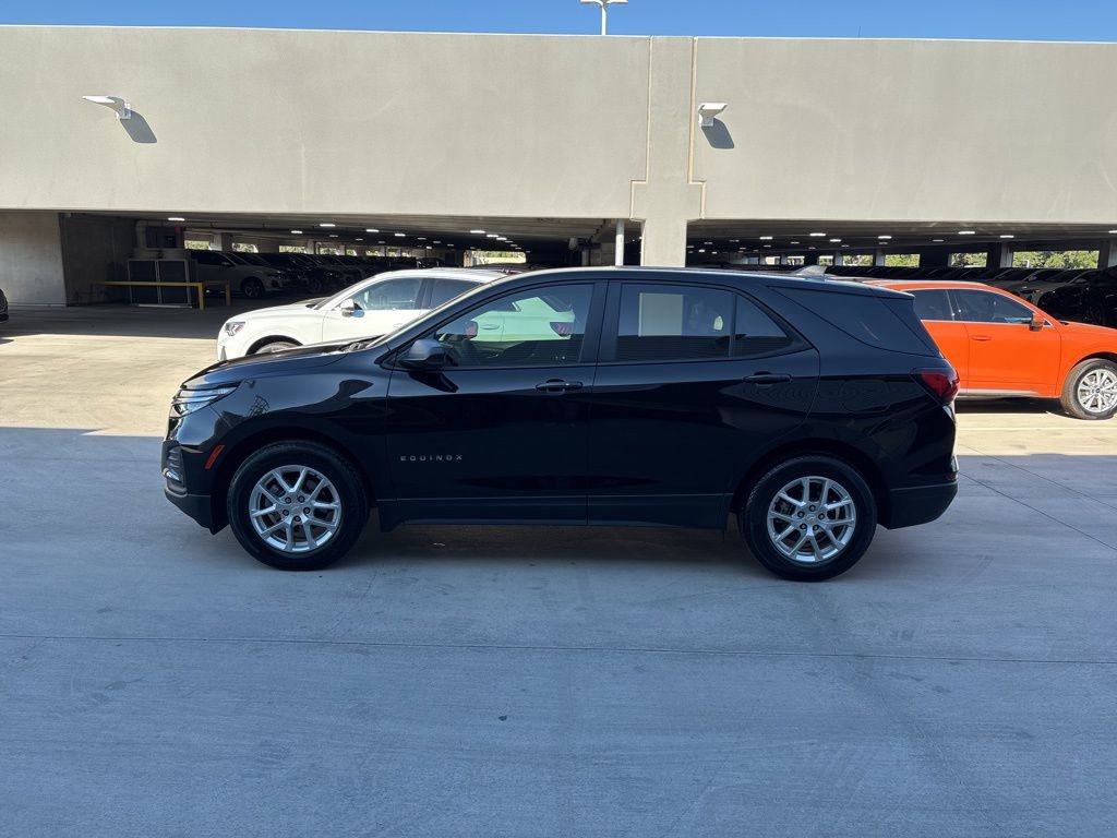 Used 2024 Chevrolet Equinox LS w/ LS Convenience Package image 9