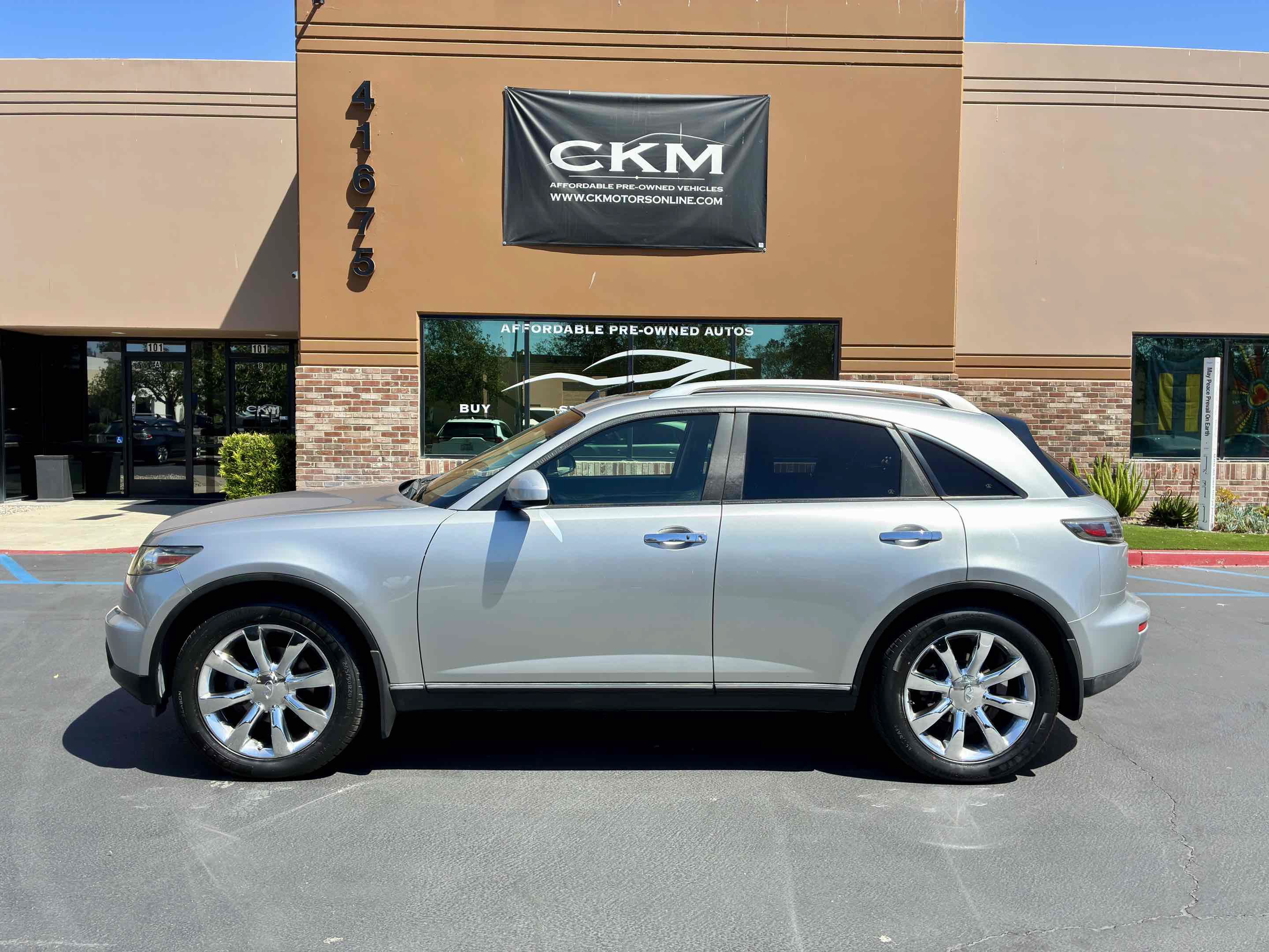 Used 2005 INFINITI FX45 AWD w/ (U01) Technology Pkg image 3