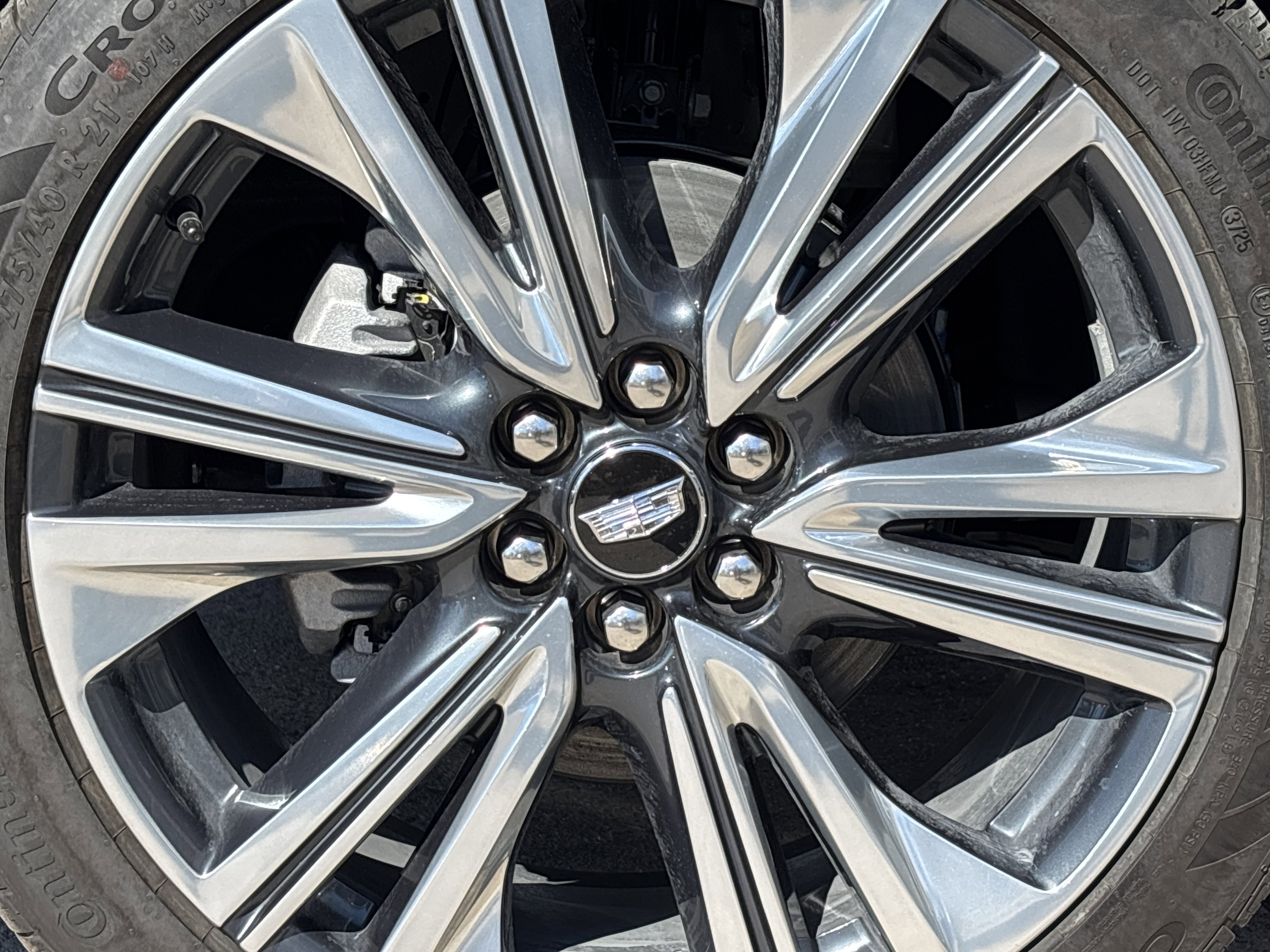 New 2026 Cadillac Optiq Luxury 2 RWD image 18