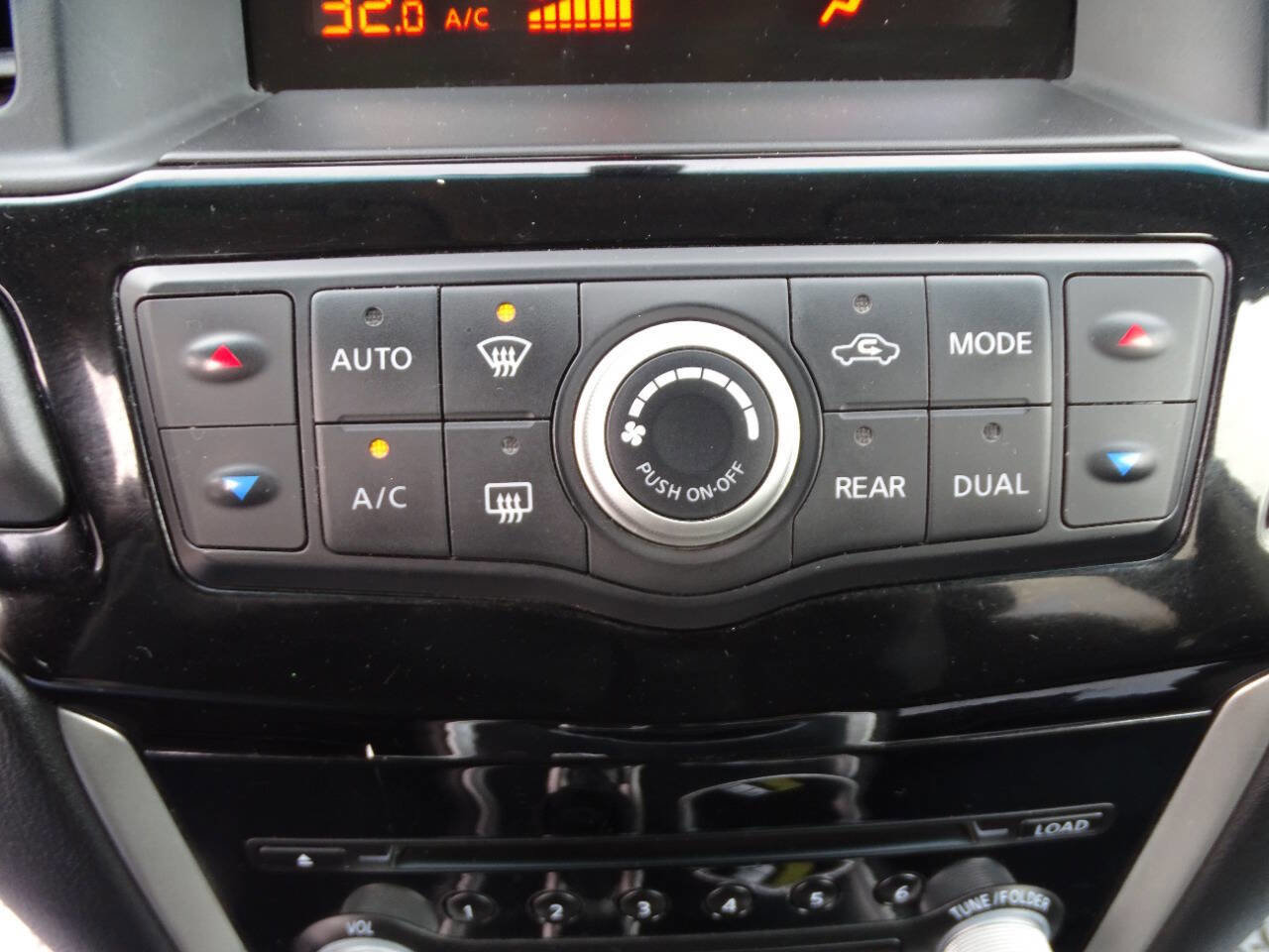 Used 2013 Nissan Pathfinder S image 19