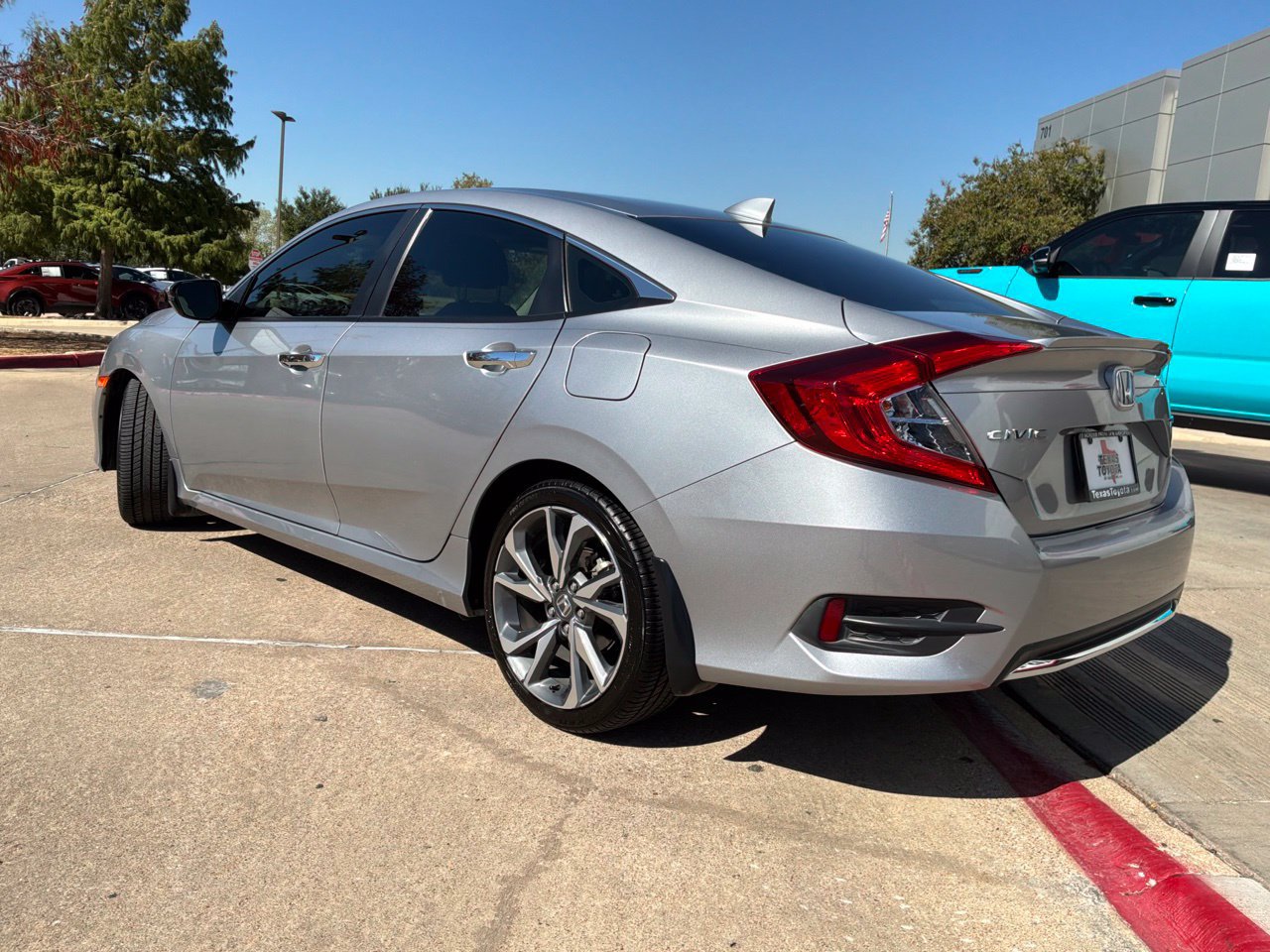 Used 2019 Honda Civic Touring image 8