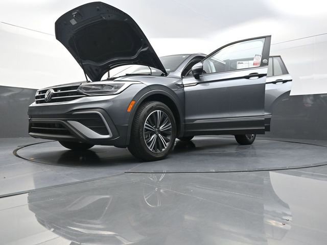Used 2024 Volkswagen Tiguan Wolfsburg Edition image 29