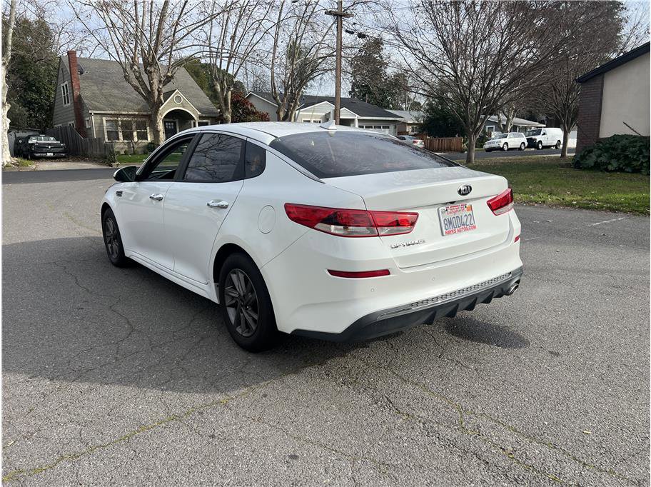 Used 2020 Kia Optima LX image 5