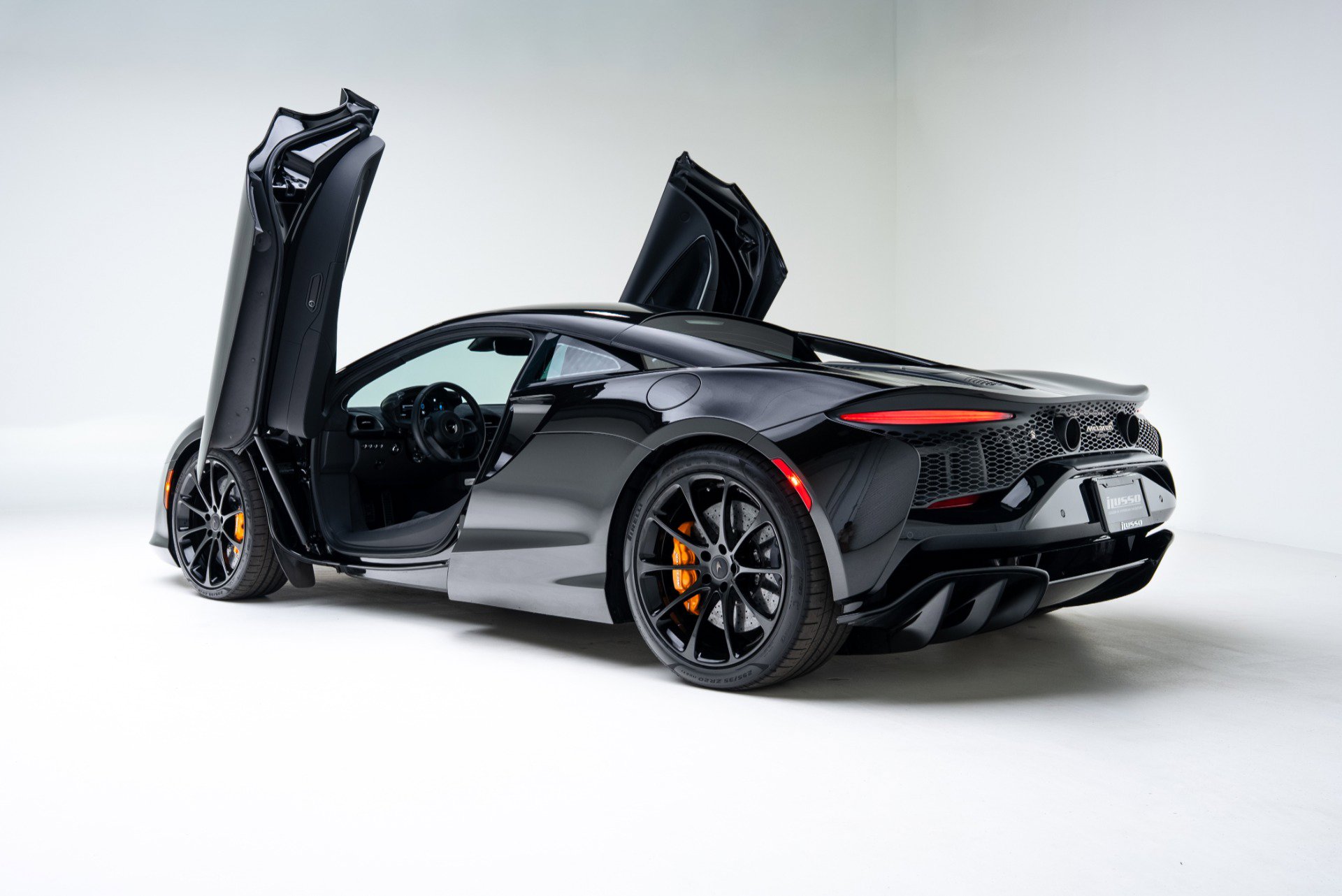 Used 2026 McLaren Artura image 9