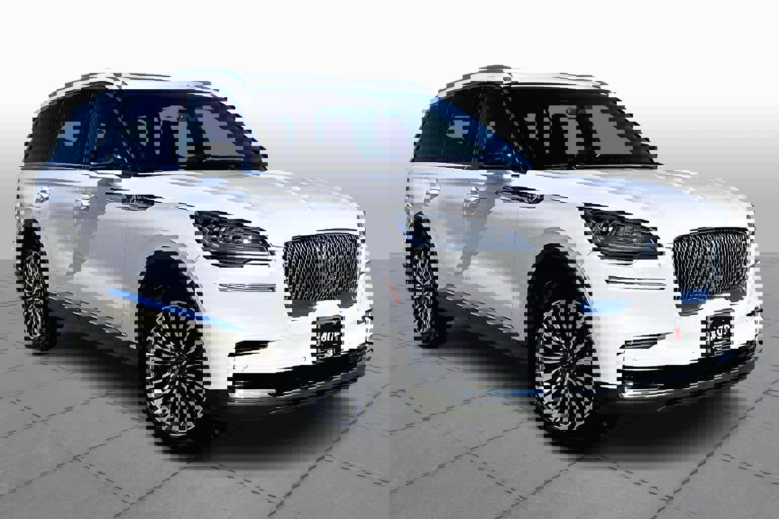 Used 2022 Lincoln Aviator Reserve w/ Elements Package Plus image 3