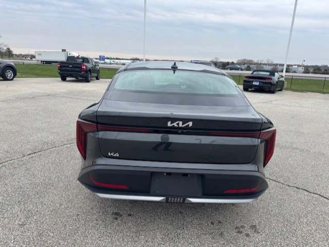 Used 2025 Kia K4 LXS image 8