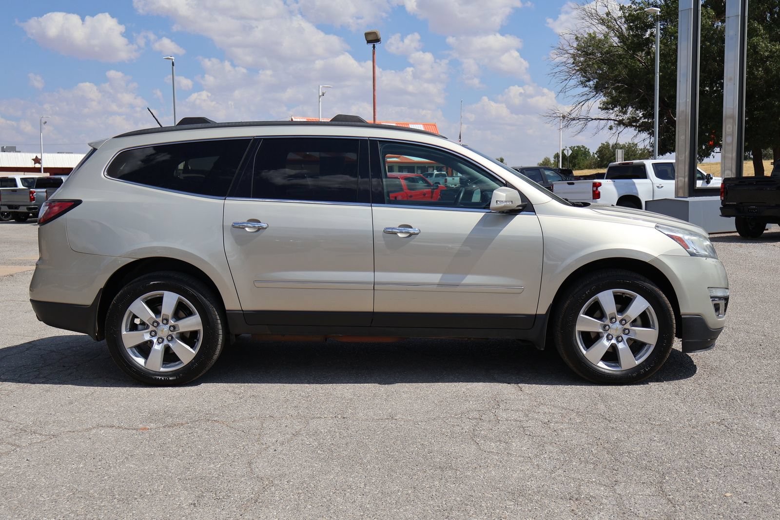 Used 2014 Chevrolet Traverse LTZ FWD image 5