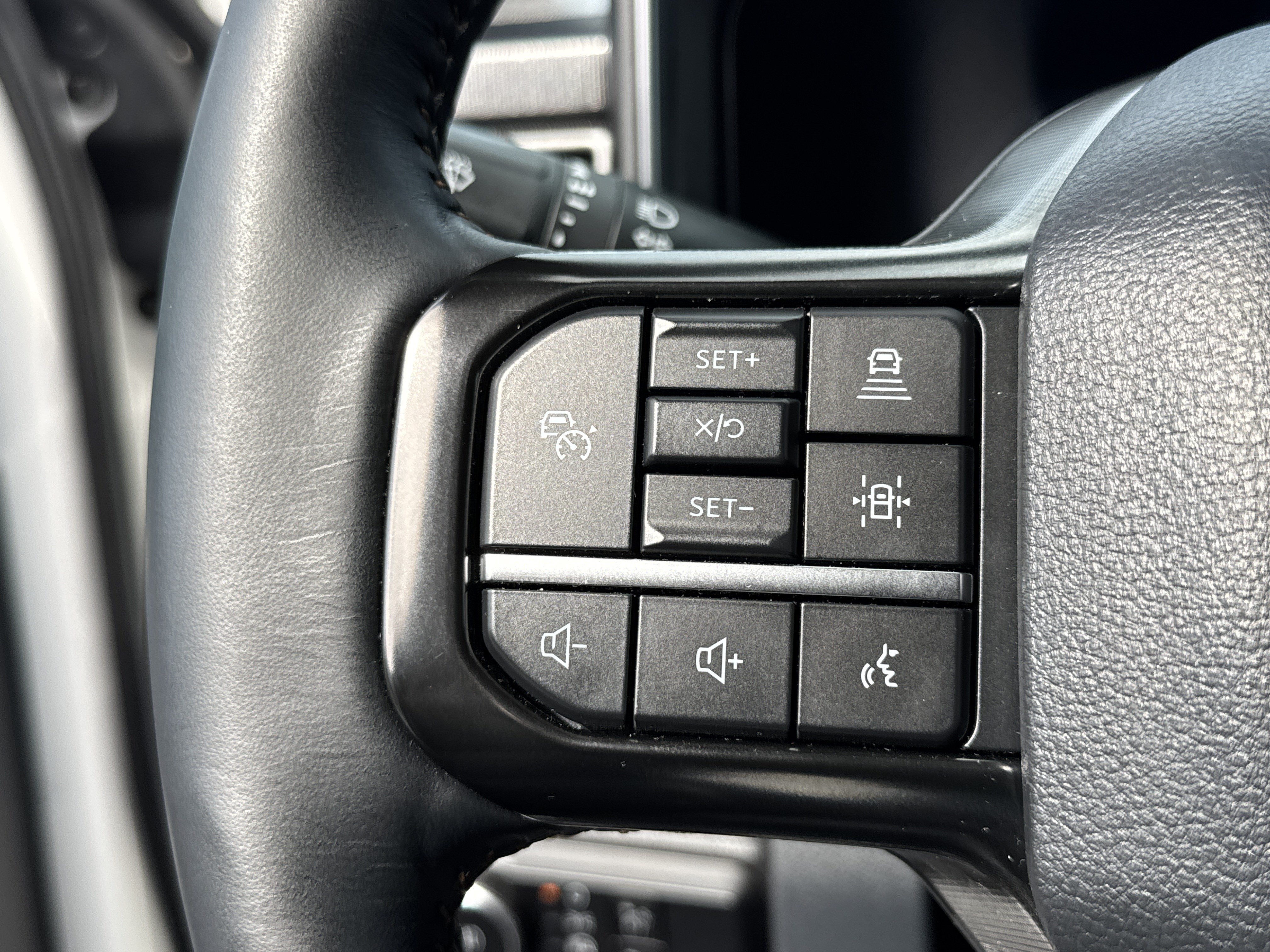 Used 2024 Ford F350 Platinum AWD/4WD image 23