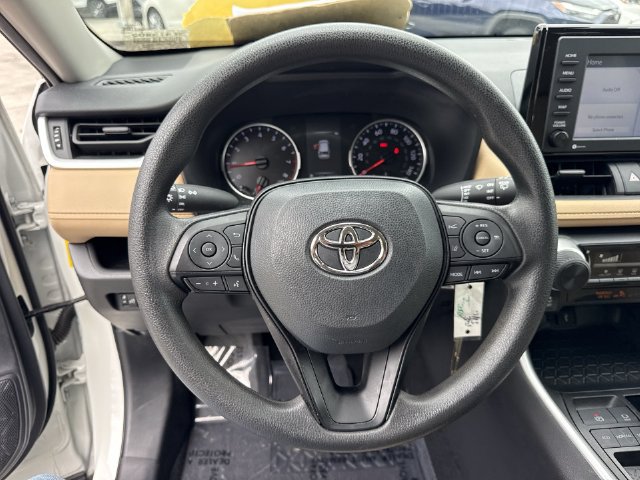 Used 2022 Toyota RAV4 LE FWD image 14