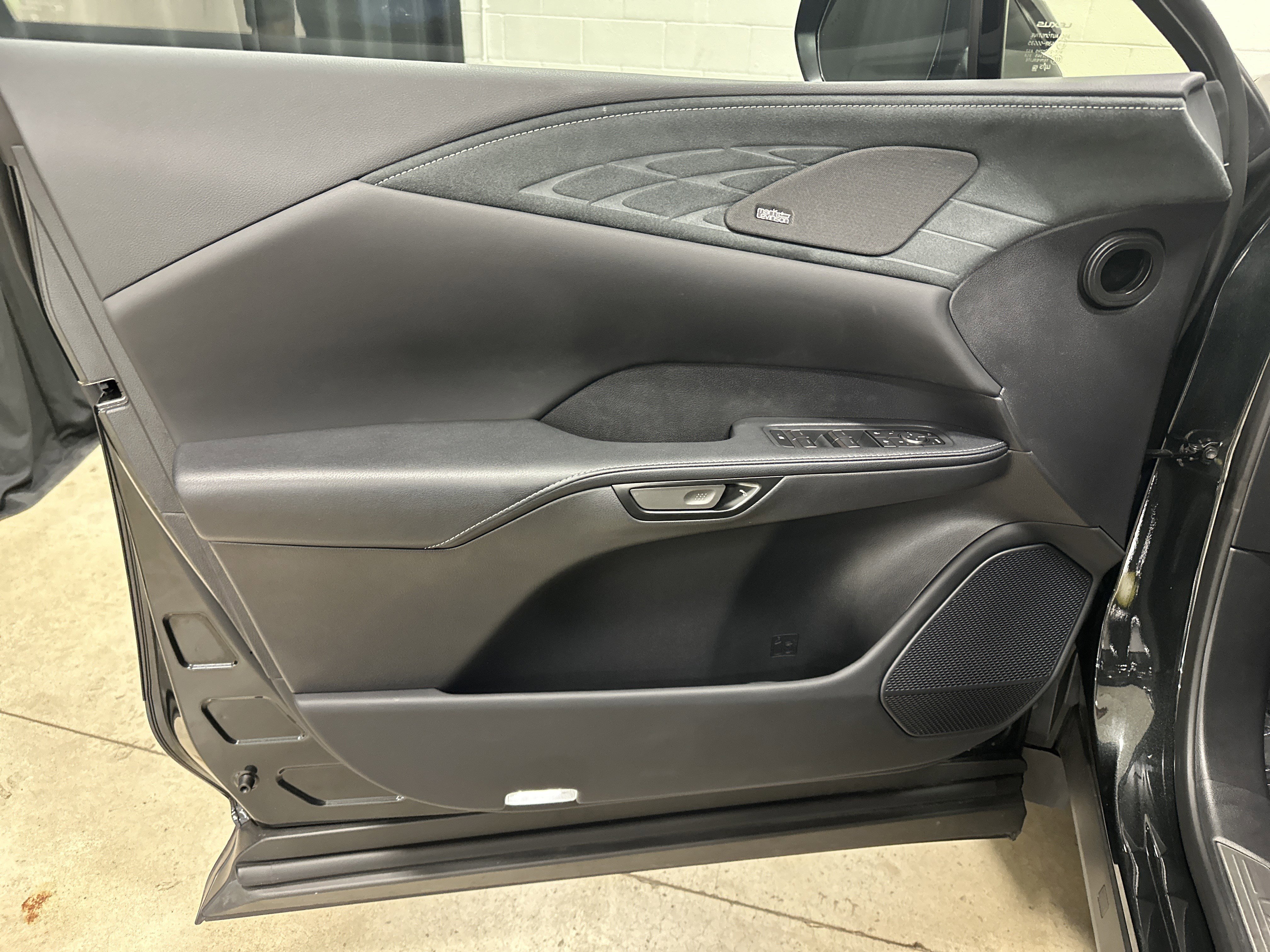 Certified 2025 Lexus RX 450h 450h+ Luxury w/ Convenience Package image 37