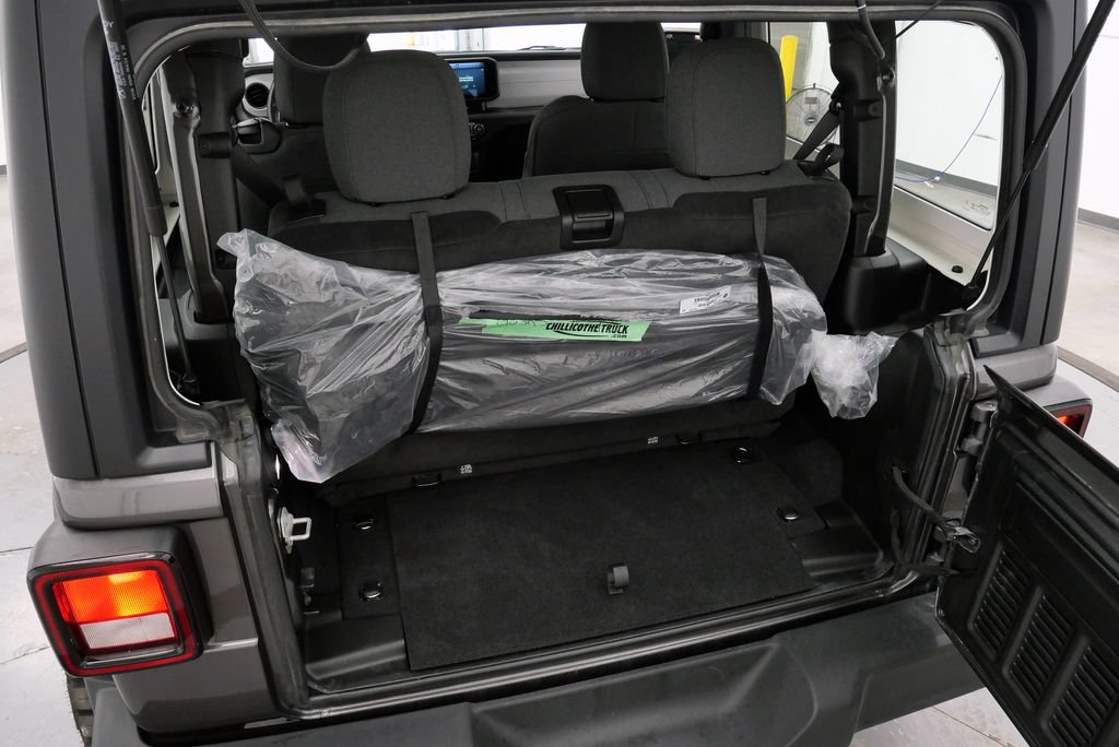 Used 2024 Jeep Wrangler Sport AWD/4WD image 29