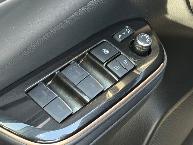 Certified 2024 Toyota Crown Platinum image 32