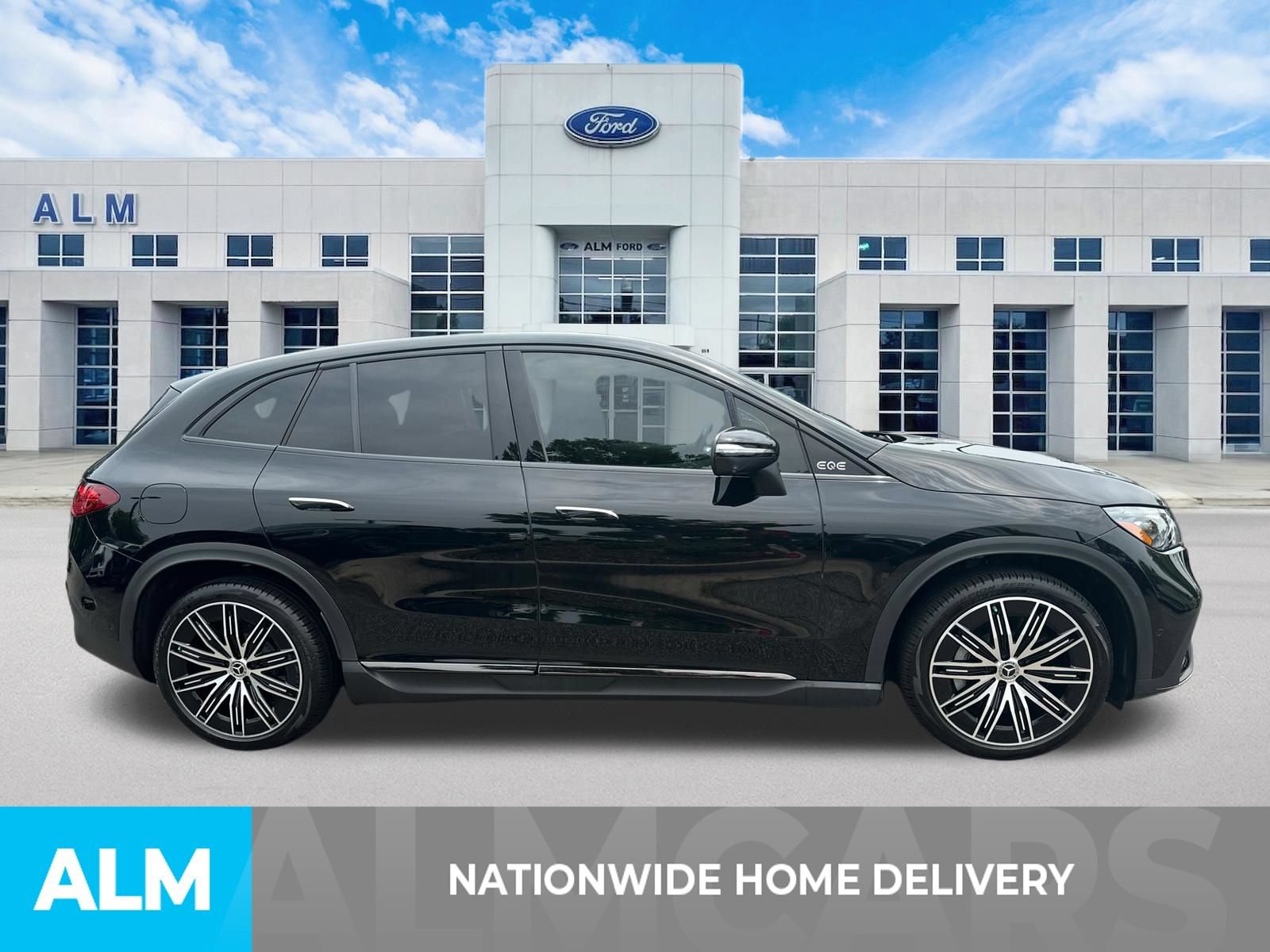 Used 2024 Mercedes-Benz EQE 350+ 4MATIC SUV w/ AMG Line Exterior Package image 4