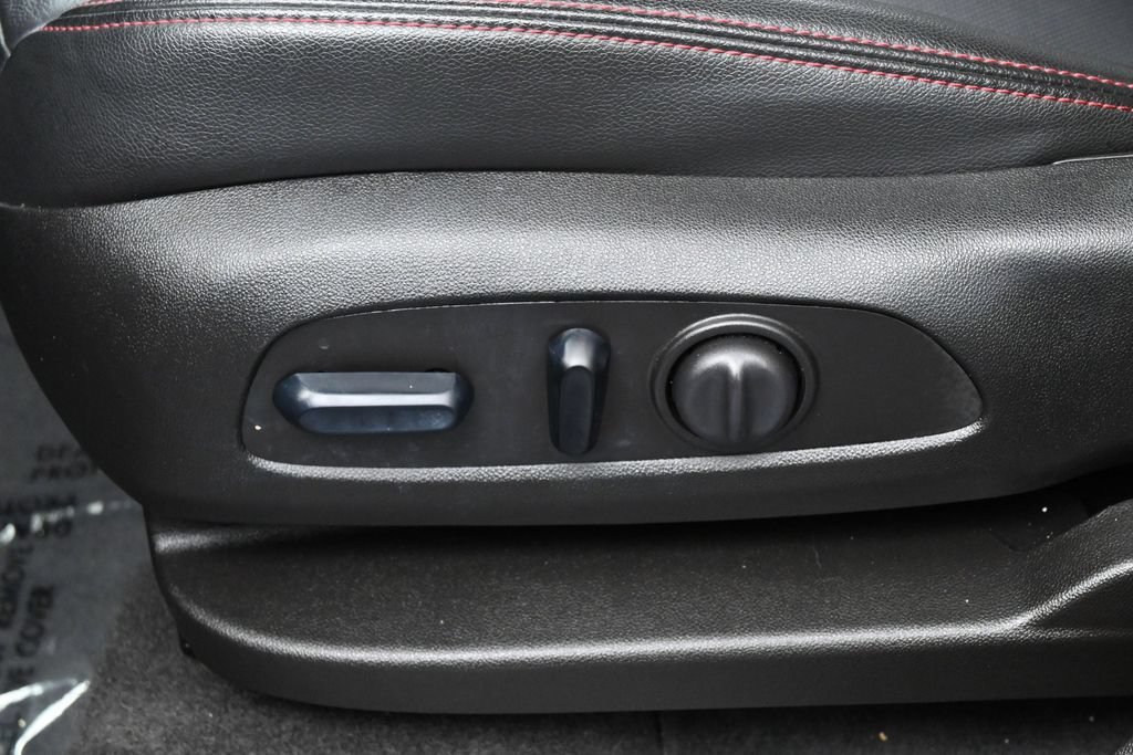 Used 2024 Chevrolet Equinox RS w/ RS Leather Package FWD image 12