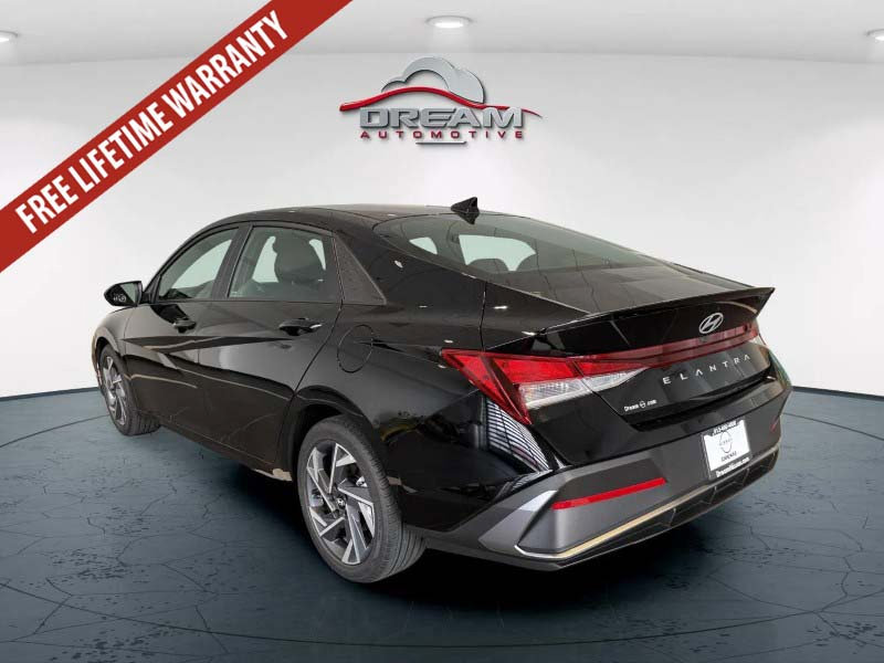 Used 2025 Hyundai Elantra Sport FWD image 6