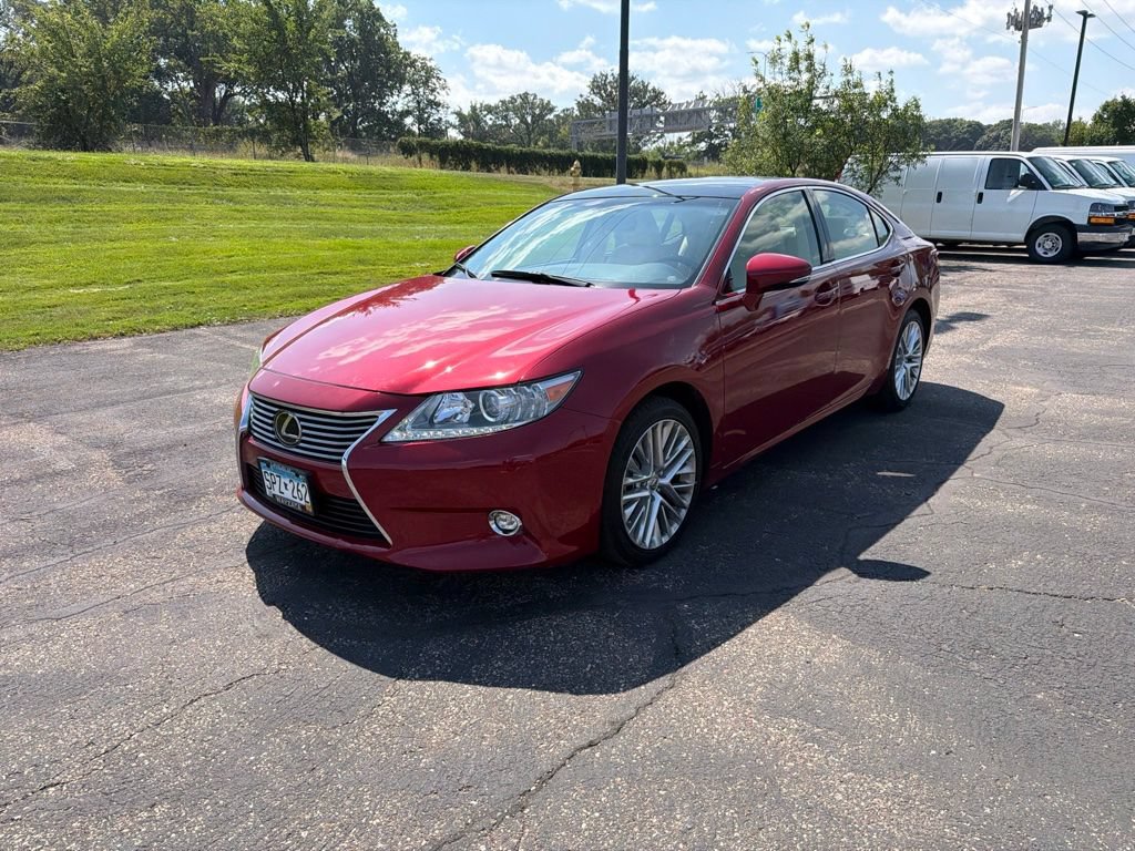 Used 2015 Lexus ES 350 w/ Ultra Luxury Package FWD image 4