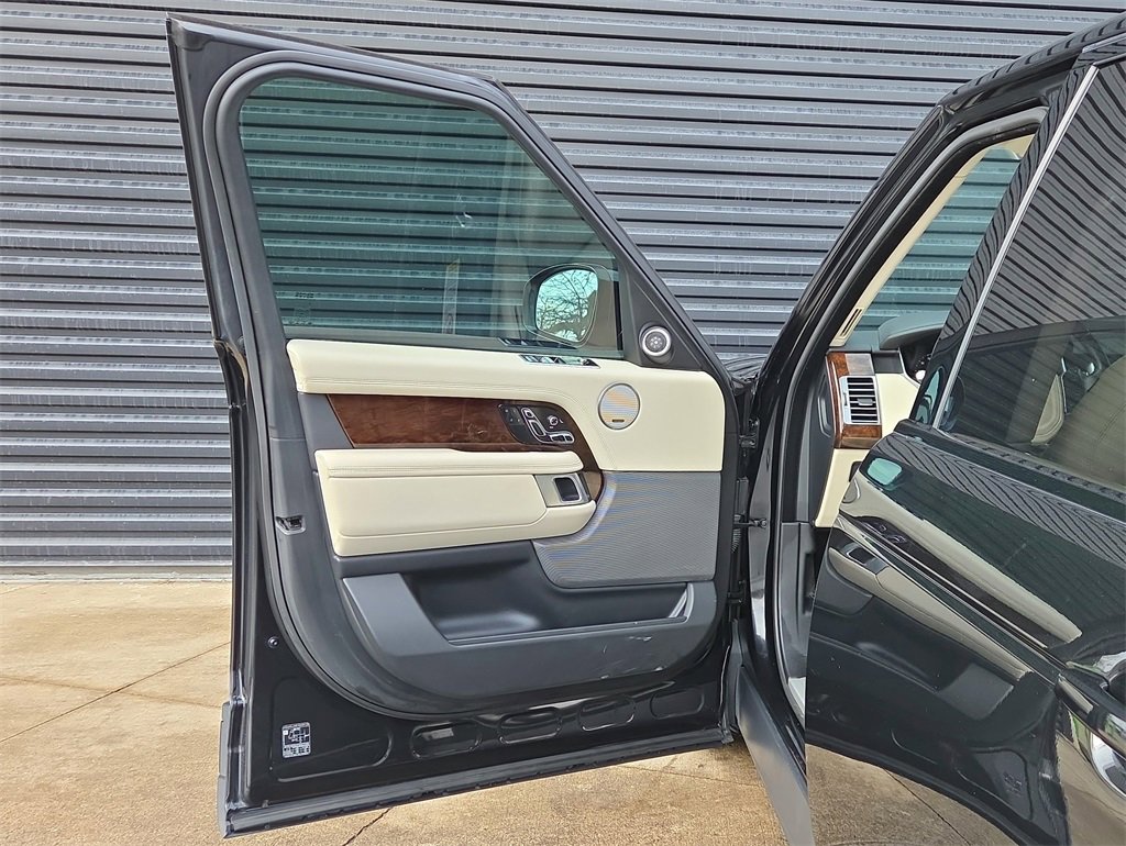 Used 2019 Land Rover Range Rover HSE image 6