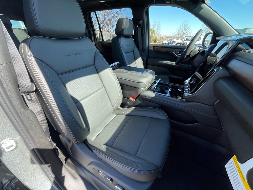 New 2026 GMC Yukon XL Denali w/ Sun & Power Step Package AWD/4WD image 26