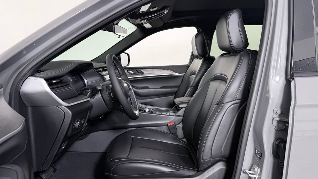 New 2027 Jeep Grand Cherokee Limited AWD/4WD image 14