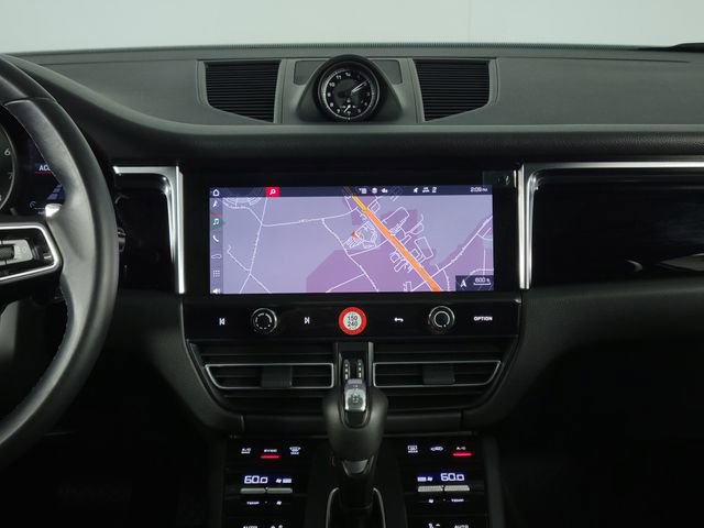 Used 2024 Porsche Macan image 23