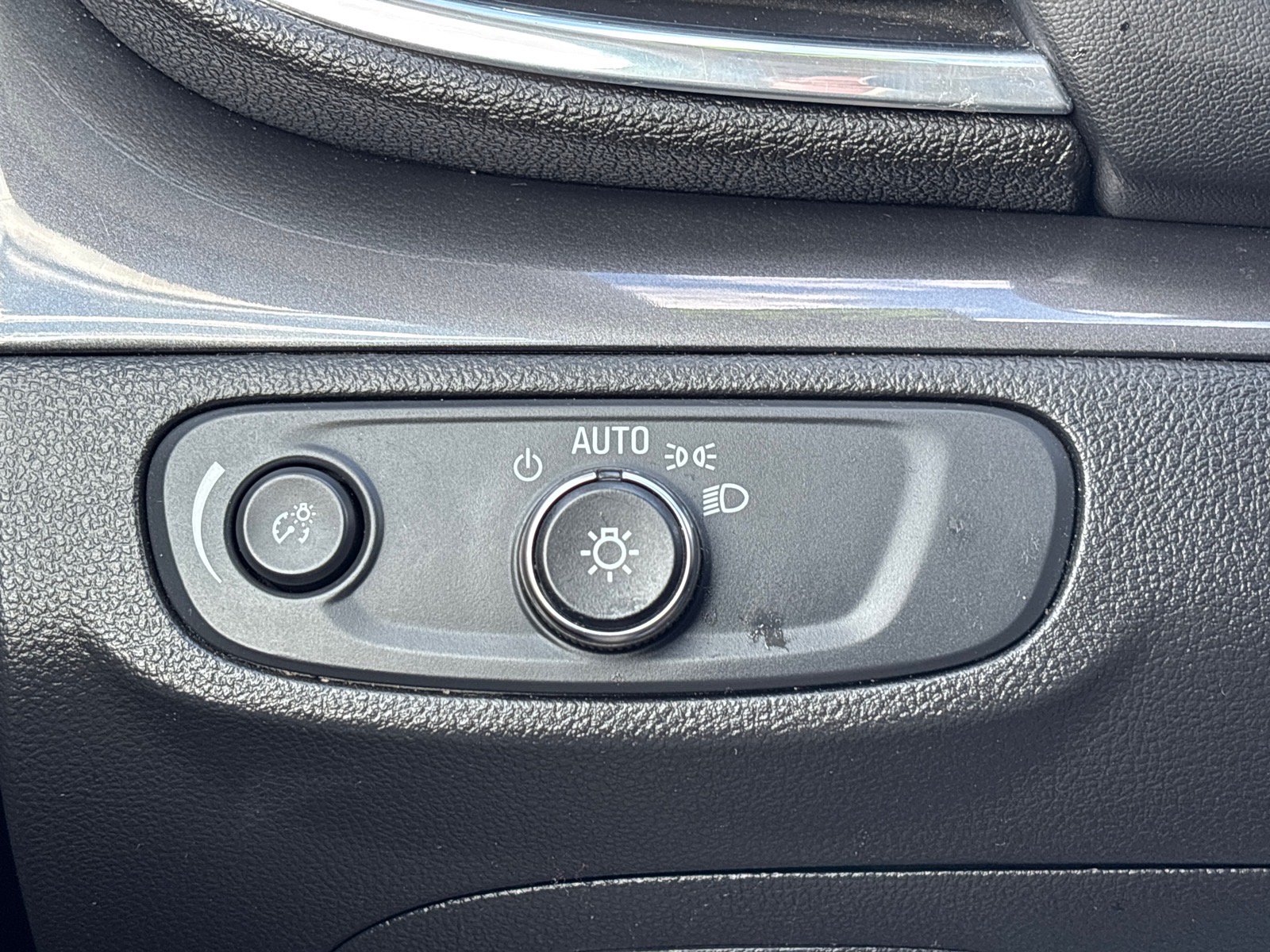 Used 2020 Buick Encore Preferred AWD/4WD image 20