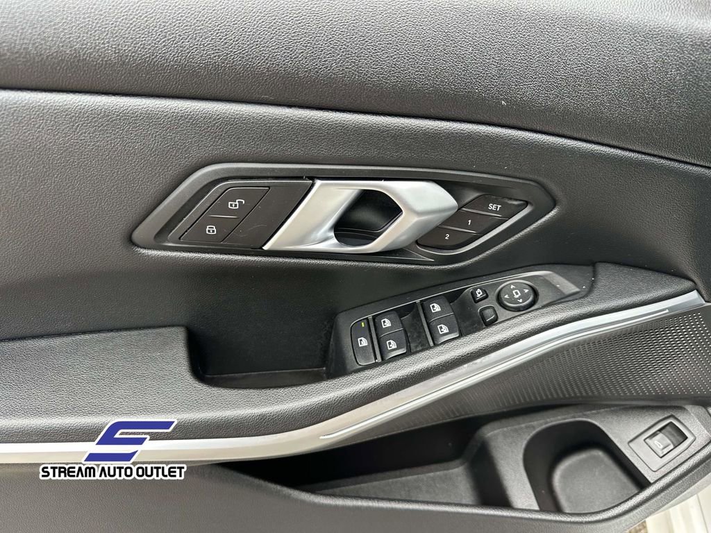 Used 2024 BMW 330i xDrive Sedan w/ Convenience Package image 17