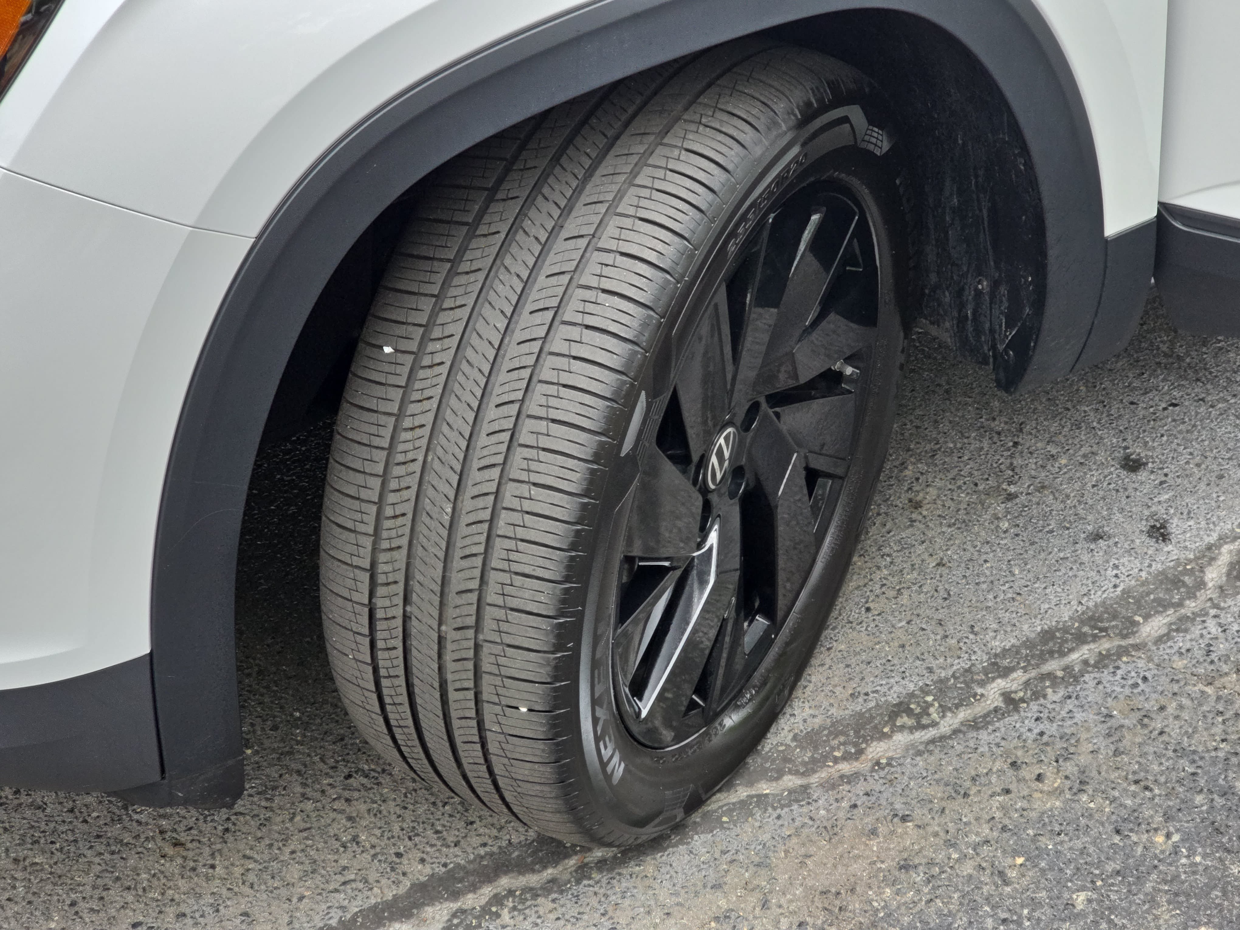 Used 2026 Volkswagen Atlas SE w/ Black Wheel Package FWD image 34