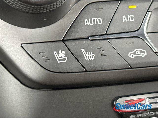 Used 2015 Chevrolet Corvette Z06 w/ 3LZ Preferred Equipment Group RWD image 27