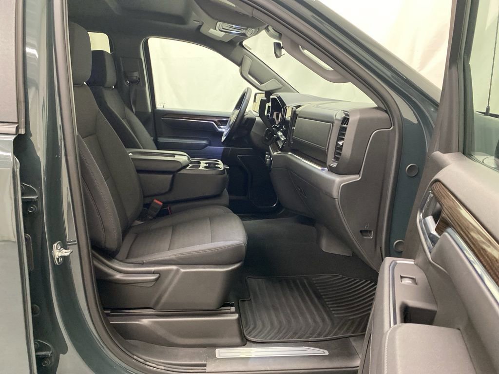 Used 2025 Chevrolet Silverado 1500 LT image 15