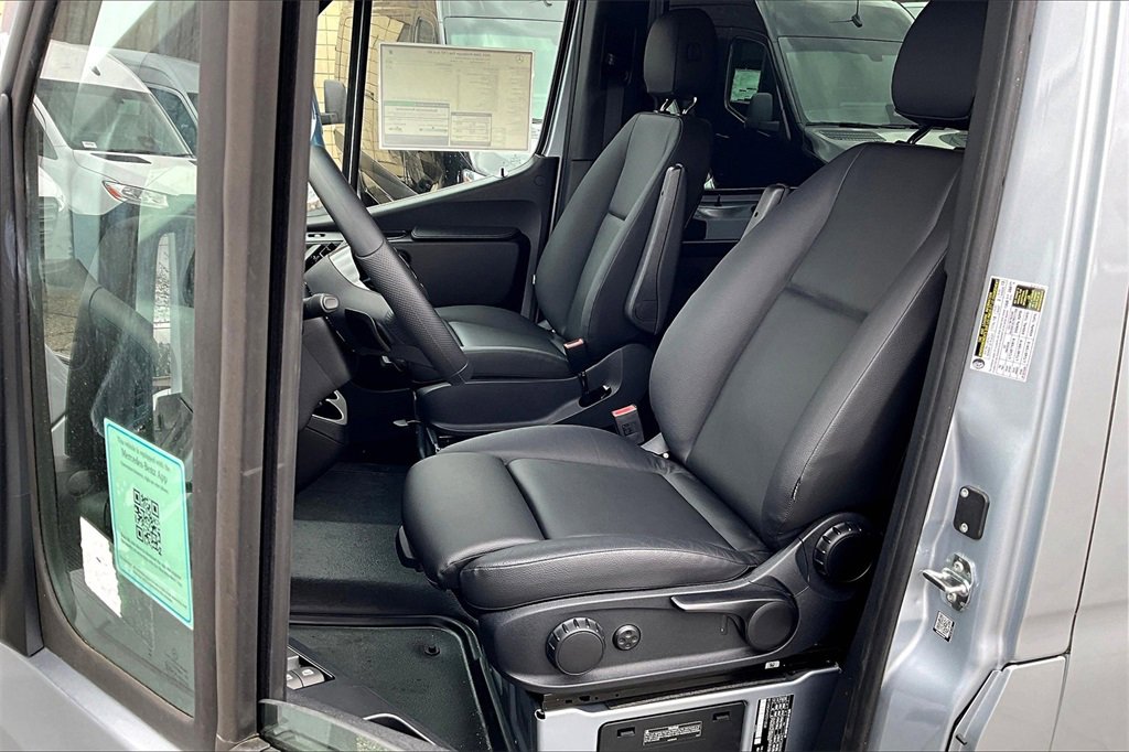 New 2025 Mercedes-Benz Sprinter 2500 image 8
