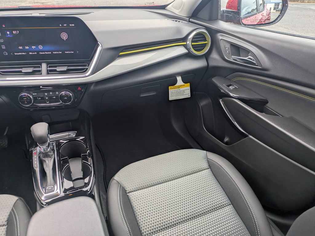 New 2026 Chevrolet Trax LT FWD image 17