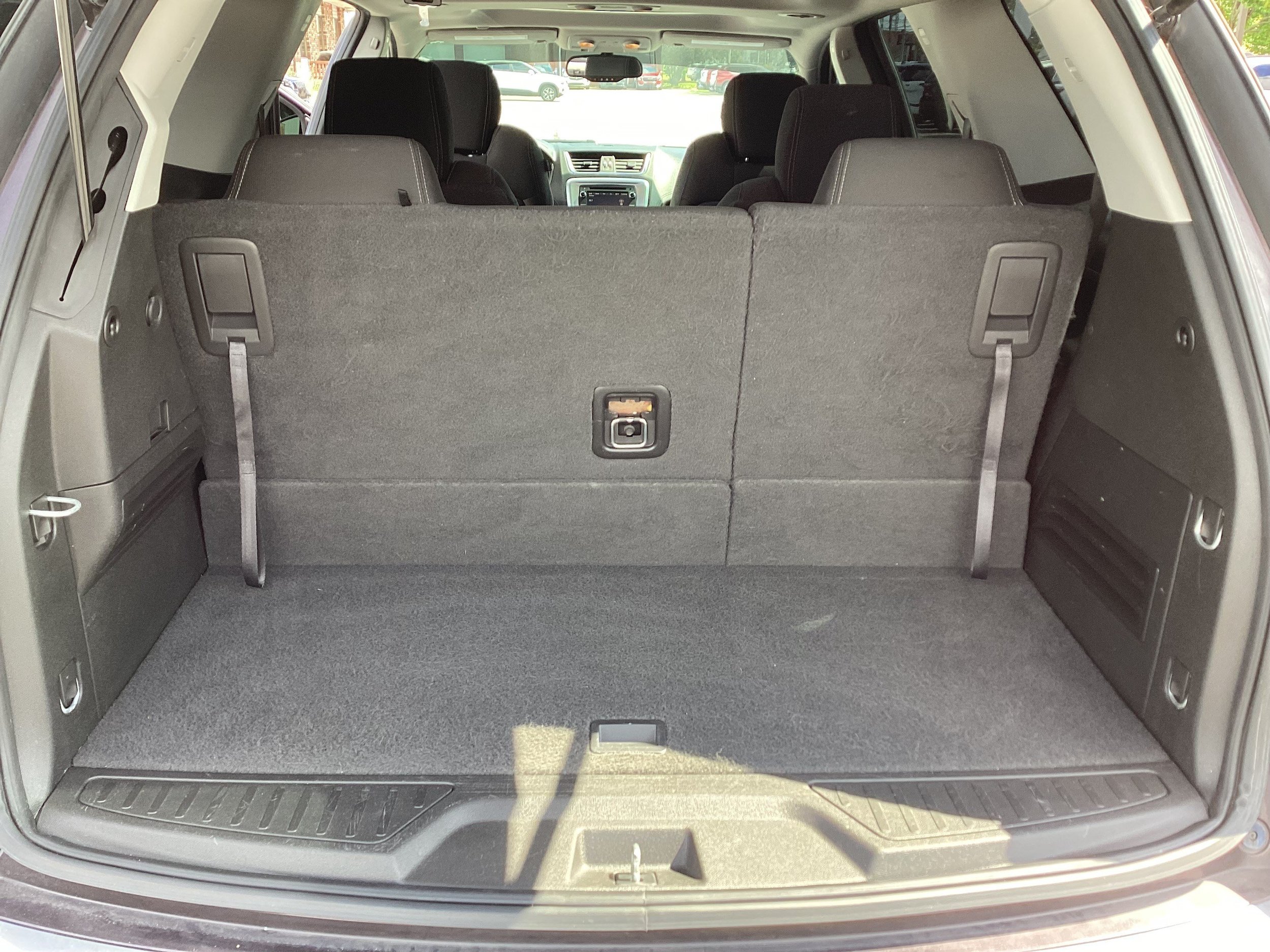 Used 2016 GMC Acadia SLE FWD image 15