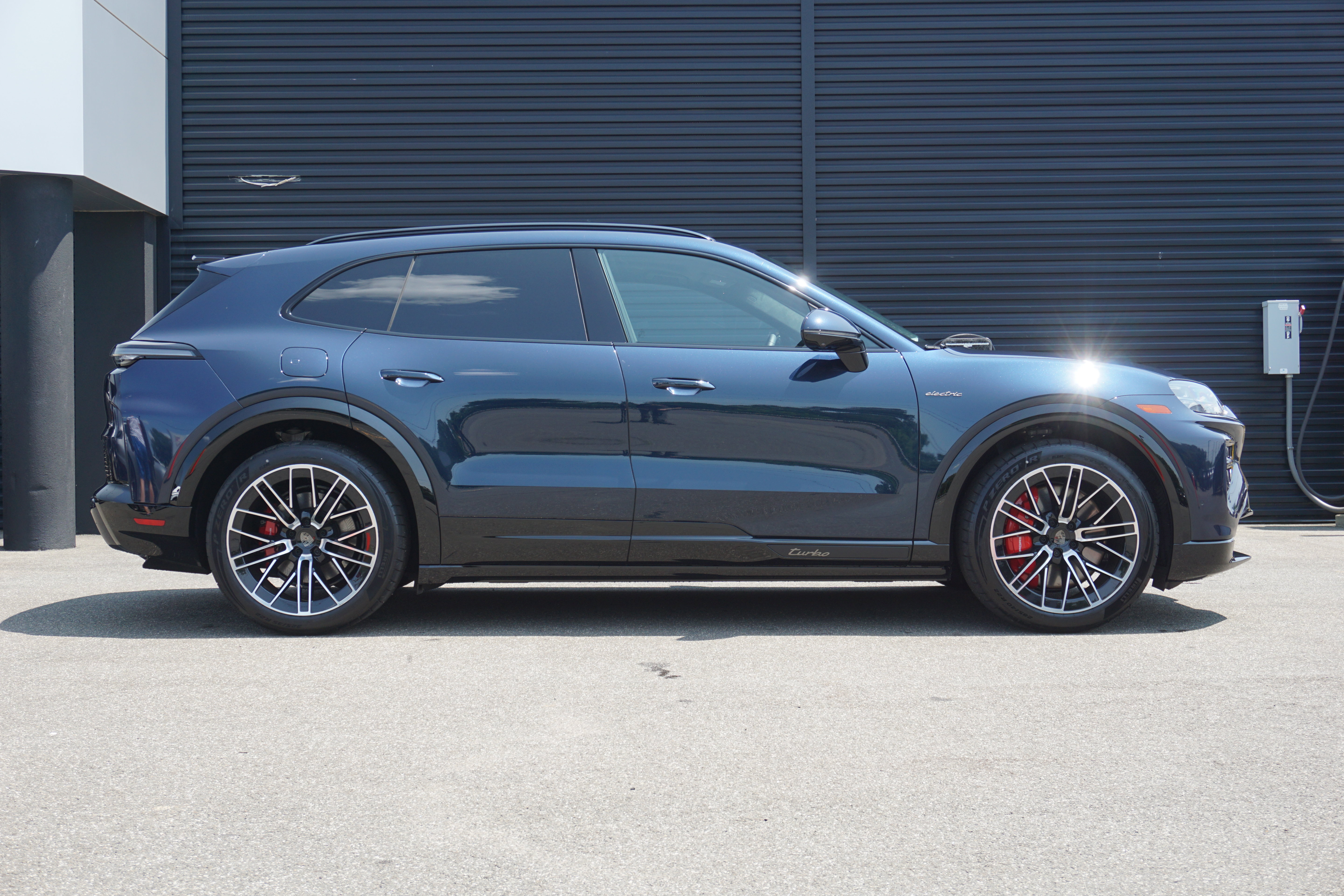 New 2026 Porsche Cayenne Turbo Electric AWD/4WD image 9