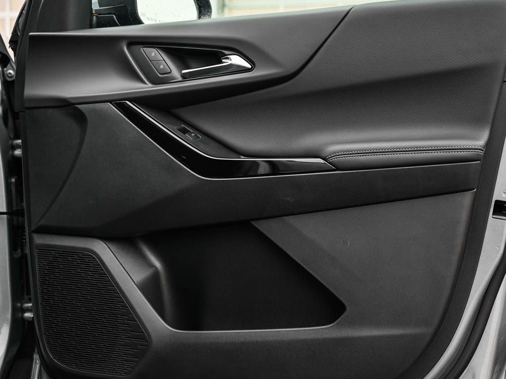 New 2026 Chevrolet Equinox LT w/ LPO, Floor Liner Package image 9