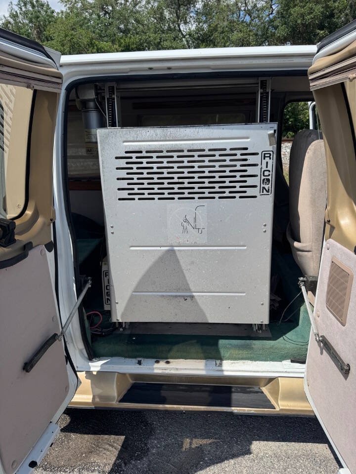 Used 1997 Ford E-150 and Econoline 150 RWD image 20
